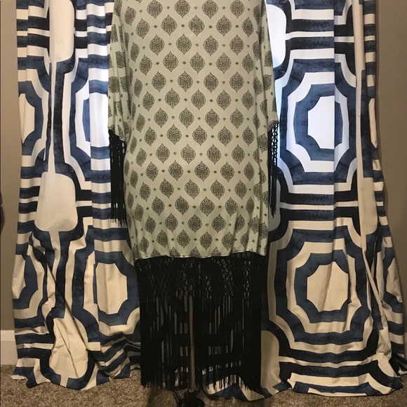 Jacket: Cover-up - Picture 3 of 3